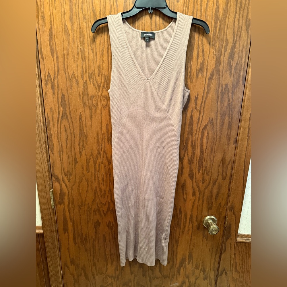 Ribbed V-Neck Midi Dress